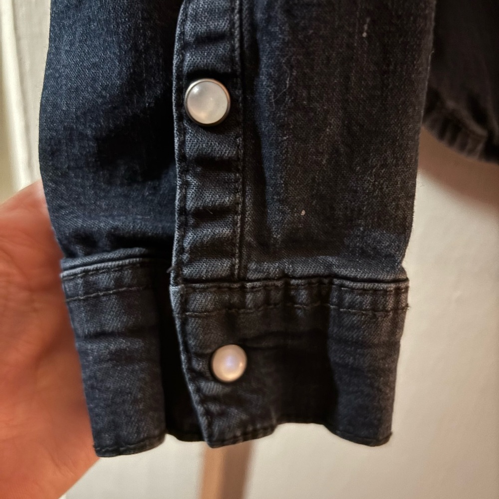 Vintage early 2000s H&M Divided denim shirt size 6/sm - Picture 2 of 6